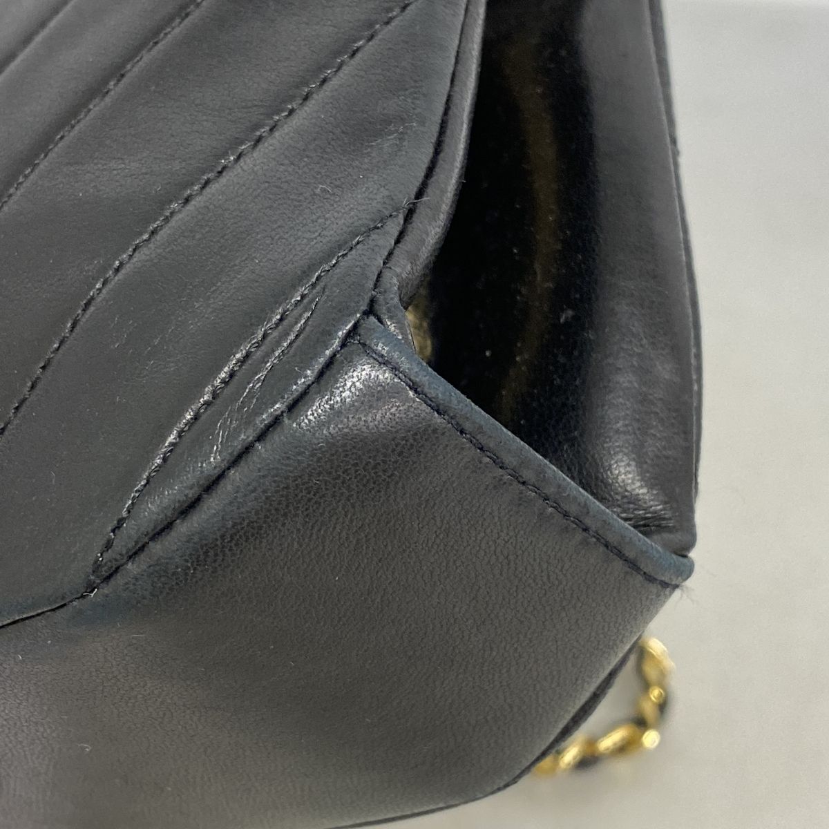 Chanel Shoulder Bag V-stitch Lambskin Black Gold — view 6
