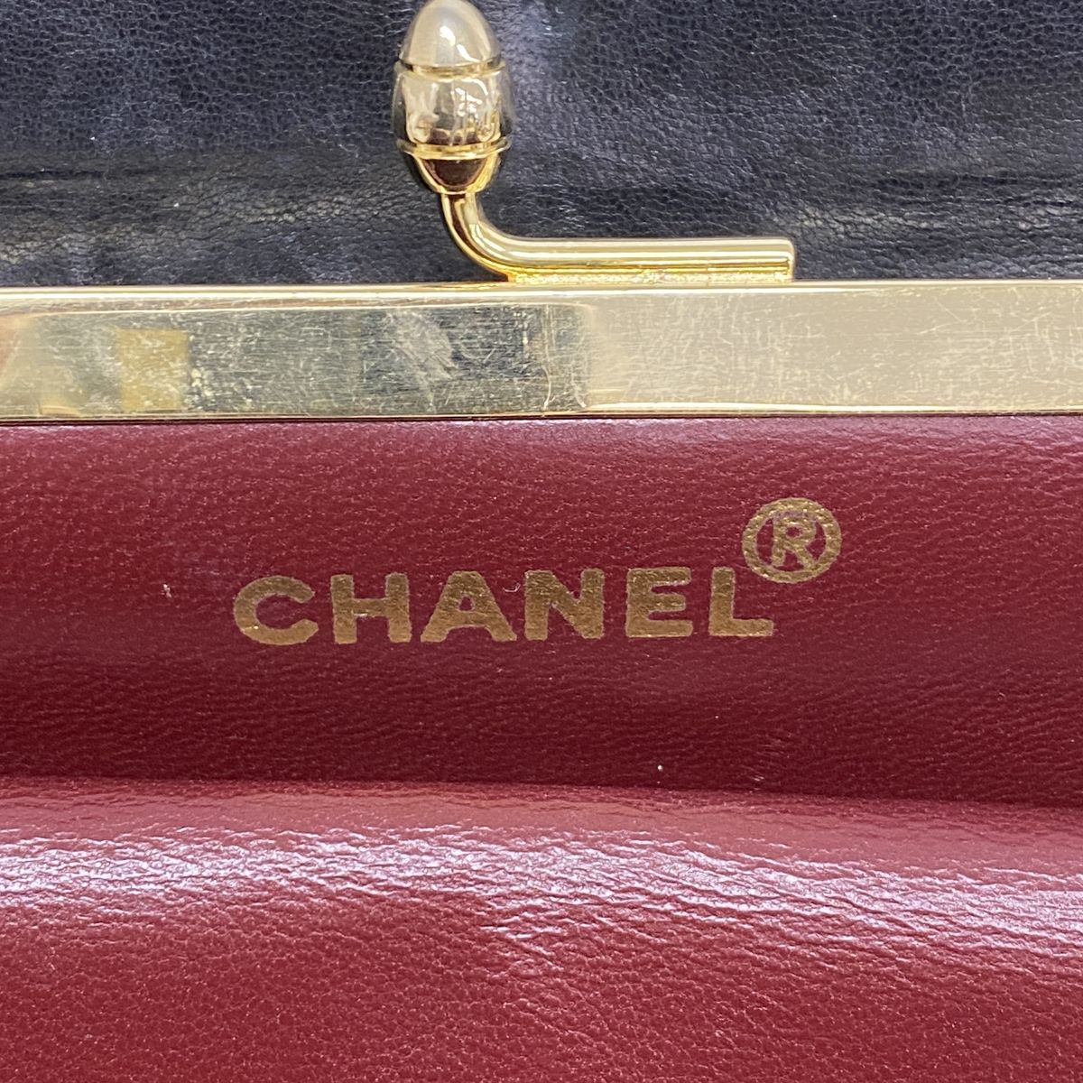 Chanel Shoulder Bag V-stitch Lambskin Black Gold — view 5