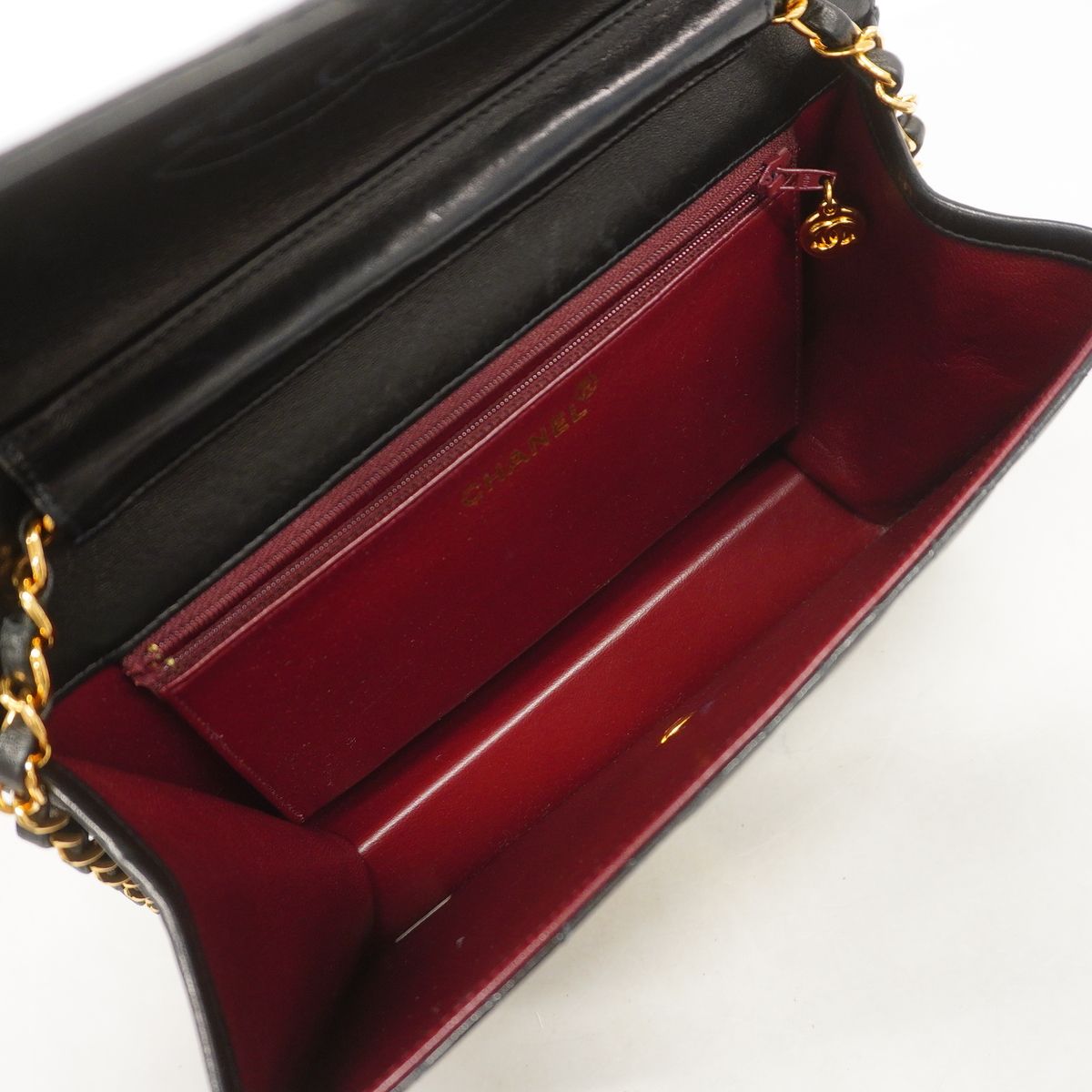 Chanel Shoulder Bag Quilted Lambskin Black Gold — view 4