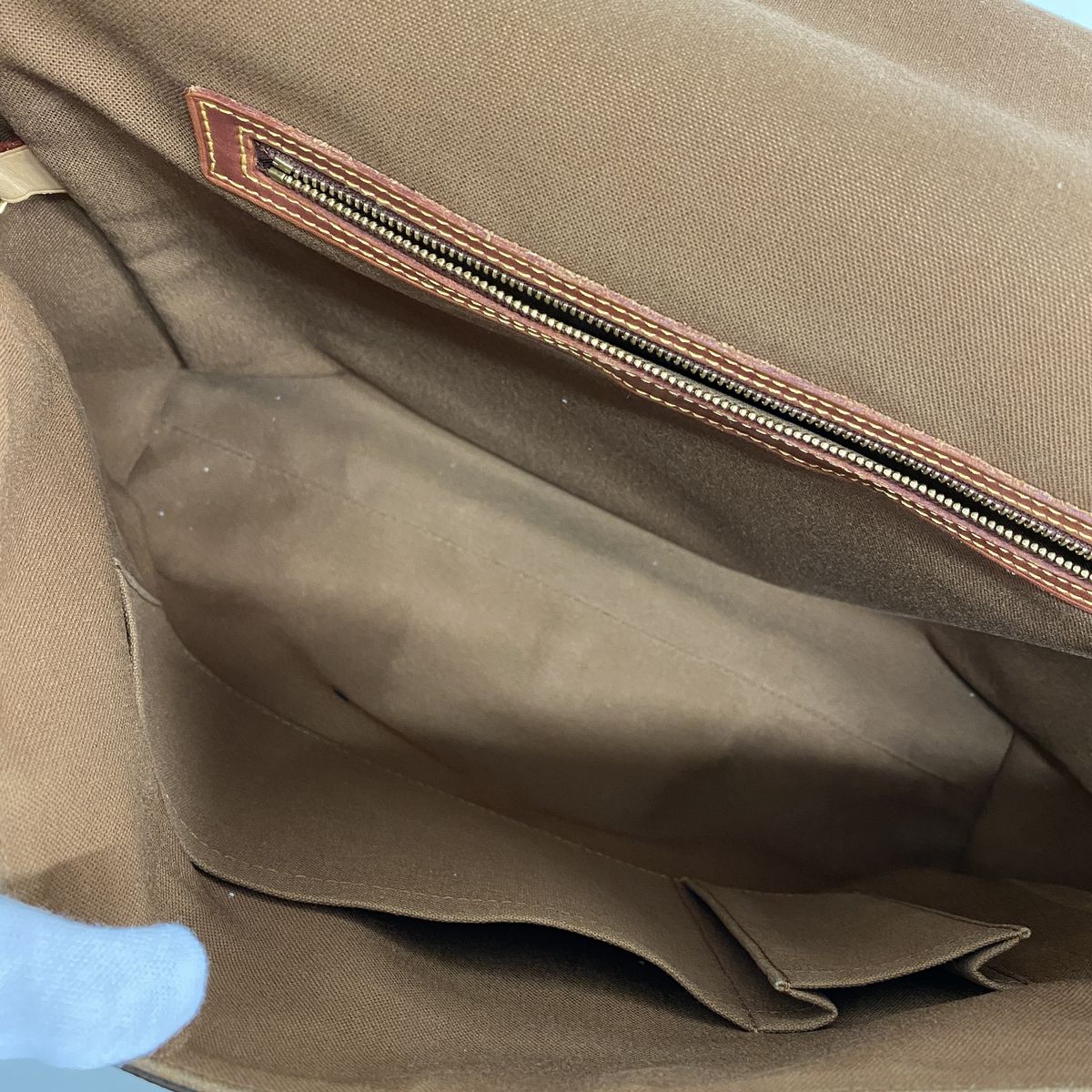 Louis Vuitton Shoulder Bag Monogram Abbesses Brown — view 4