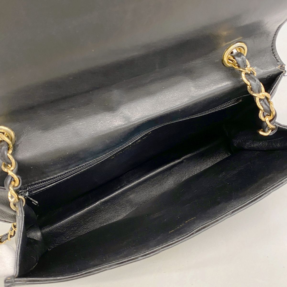Chanel Shoulder Bag Quilted Lambskin Black Gold — view 4