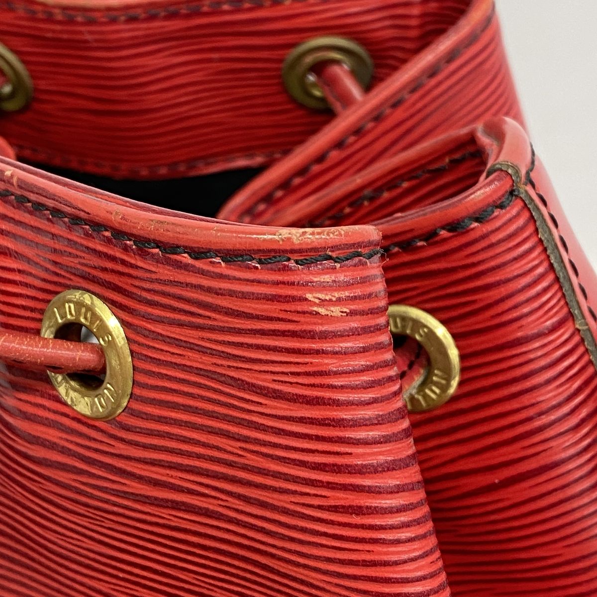 Louis Vuitton Shoulder Bag Epi Petit Noe Castilian — view 7