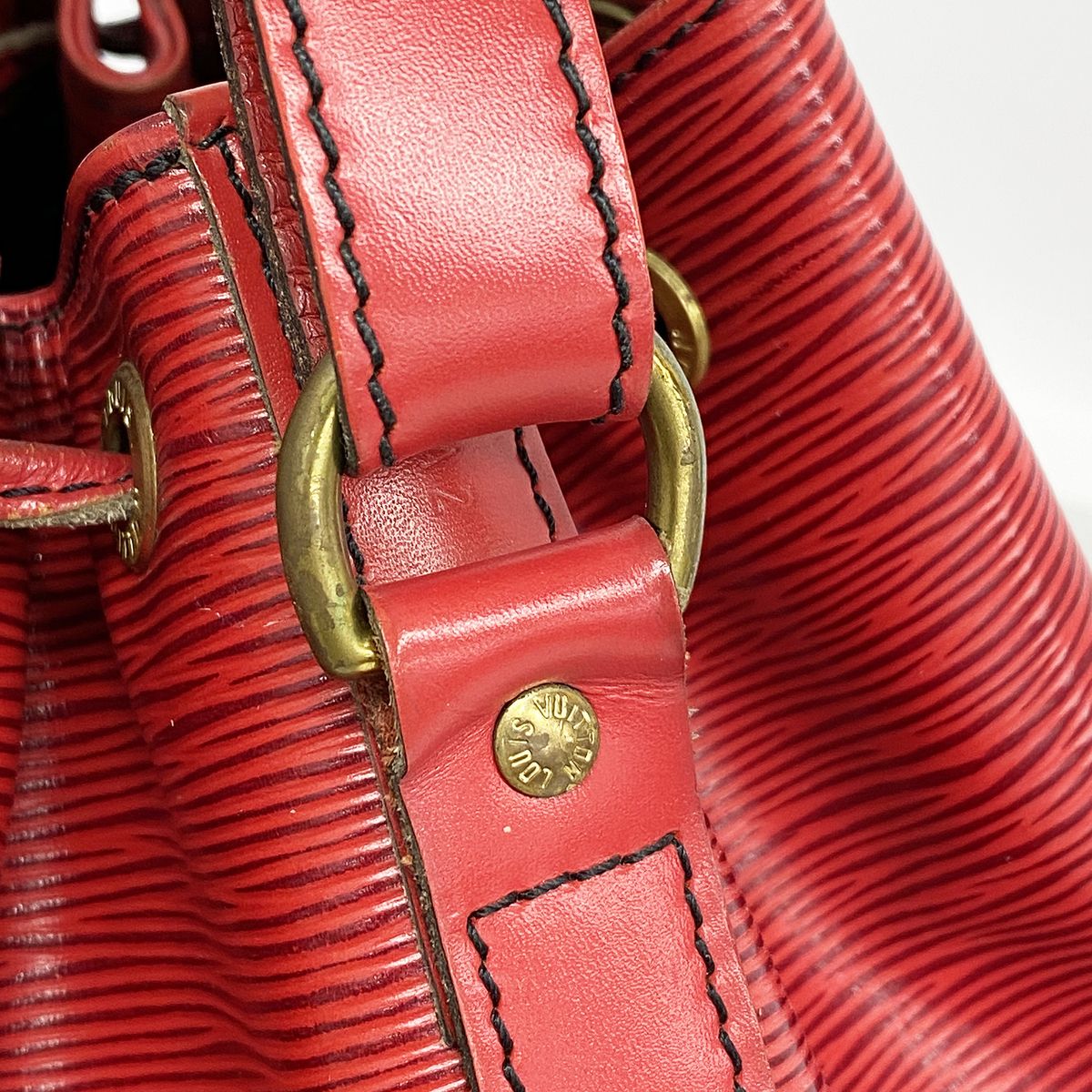 Louis Vuitton Shoulder Bag Epi Petit Noe Castilian — view 8