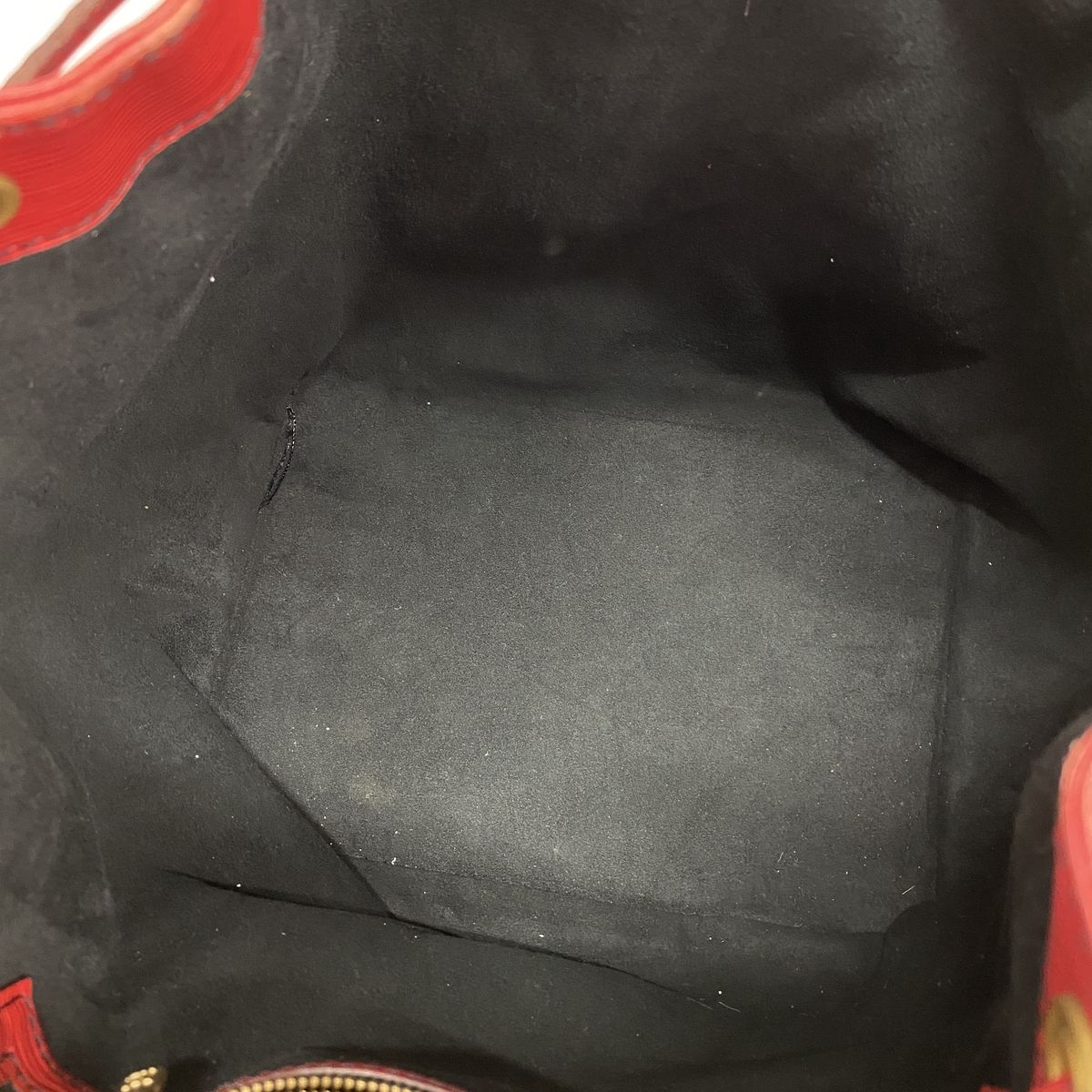 Louis Vuitton Shoulder Bag Epi Petit Noe Castilian — view 4