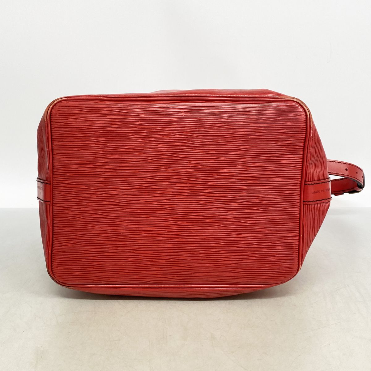 Louis Vuitton Shoulder Bag Epi Petit Noe Castilian — view 3