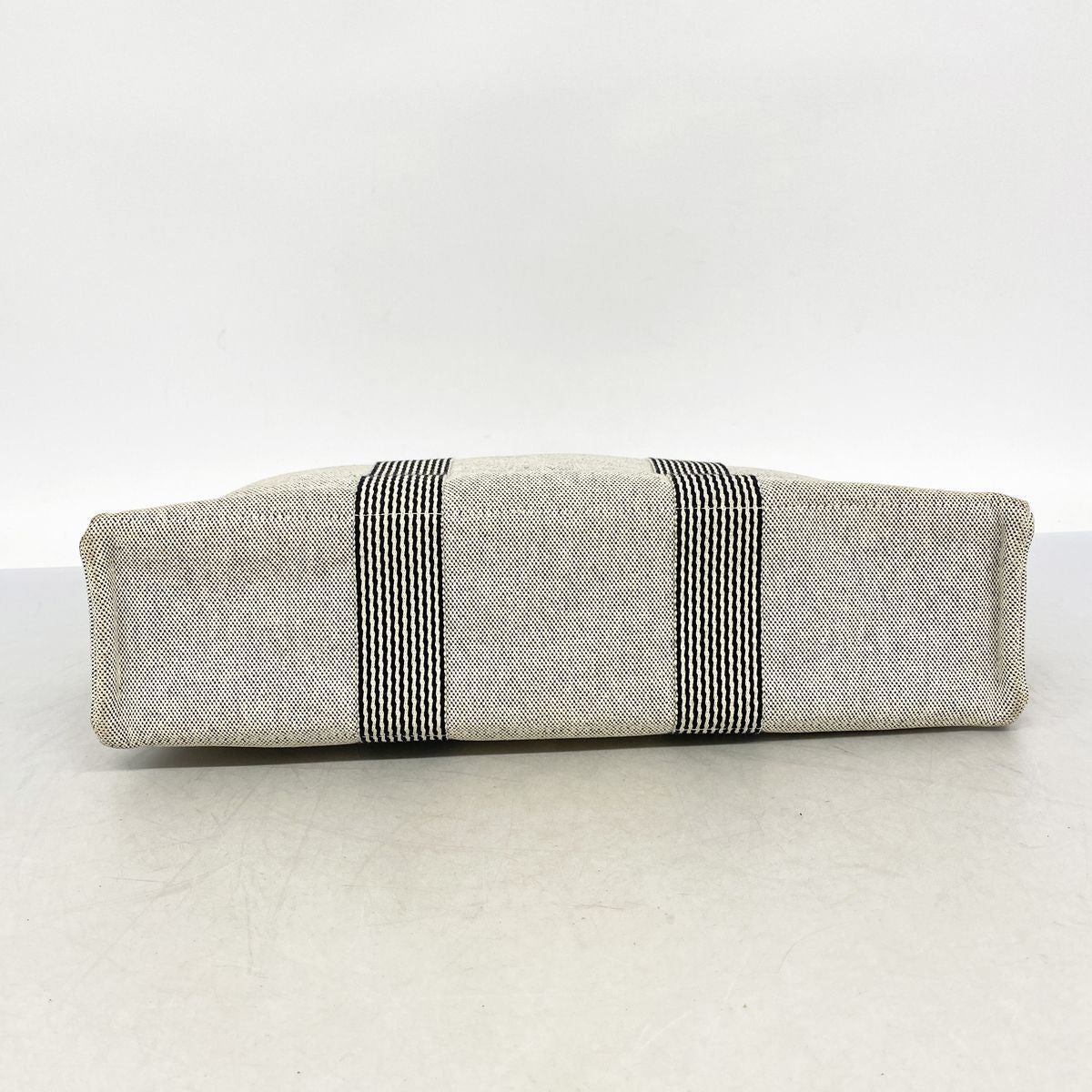 Hermes Tote New Fourre Tout MM Canvas Gray Silver — view 3