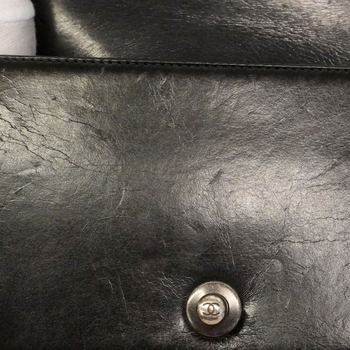 Chanel Shoulder Bag Boy Calfskin Black Silver — view 8