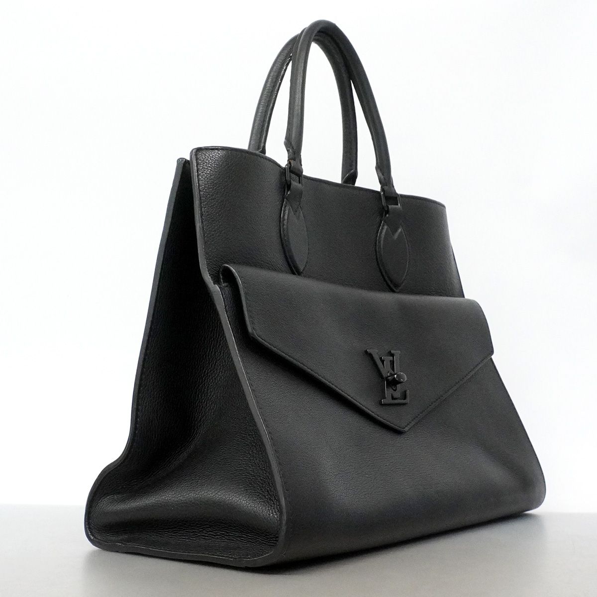 Louis Vuitton Tote Lockme MM Noir — view 2