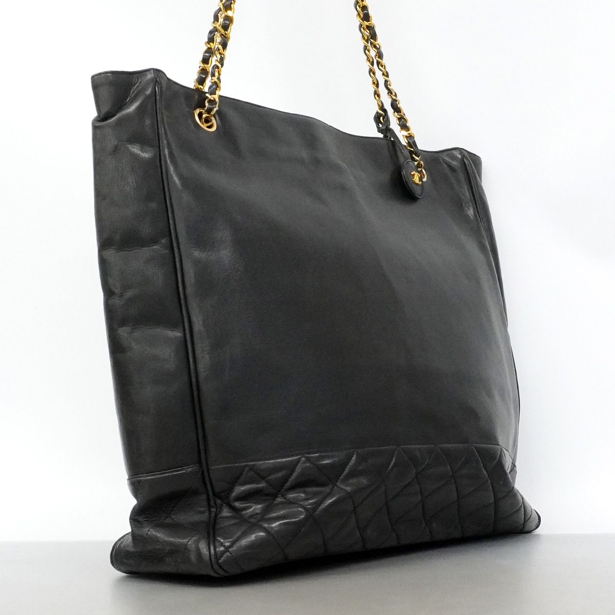 Chanel Chain Tote Quilted Lambskin Black Gold — view 2
