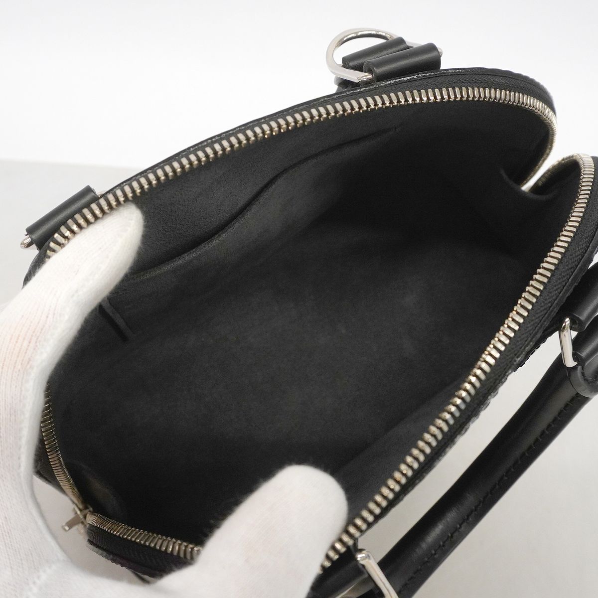 Louis Vuitton Handbag Epi Alma BB Noir 2-Way Bag — view 4