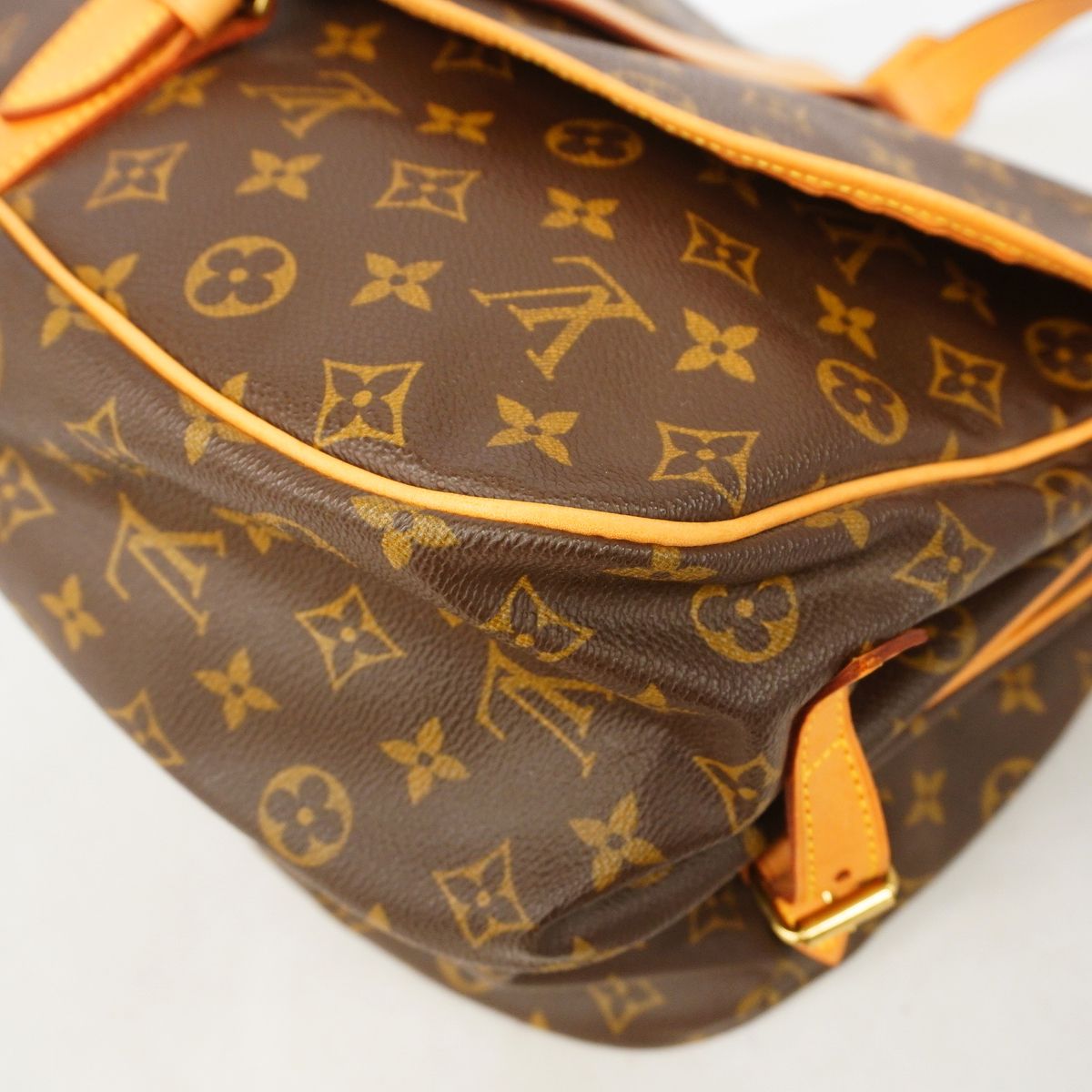 Louis Vuitton Shoulder Bag Monogram Saumur 35 Brown — view 6
