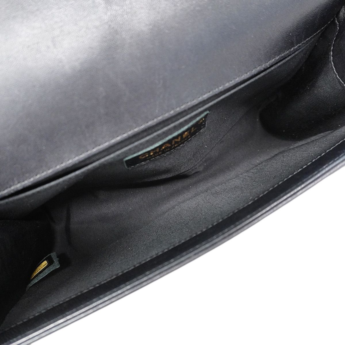 Chanel Shoulder Bag Boy Lambskin Black Gold — view 4