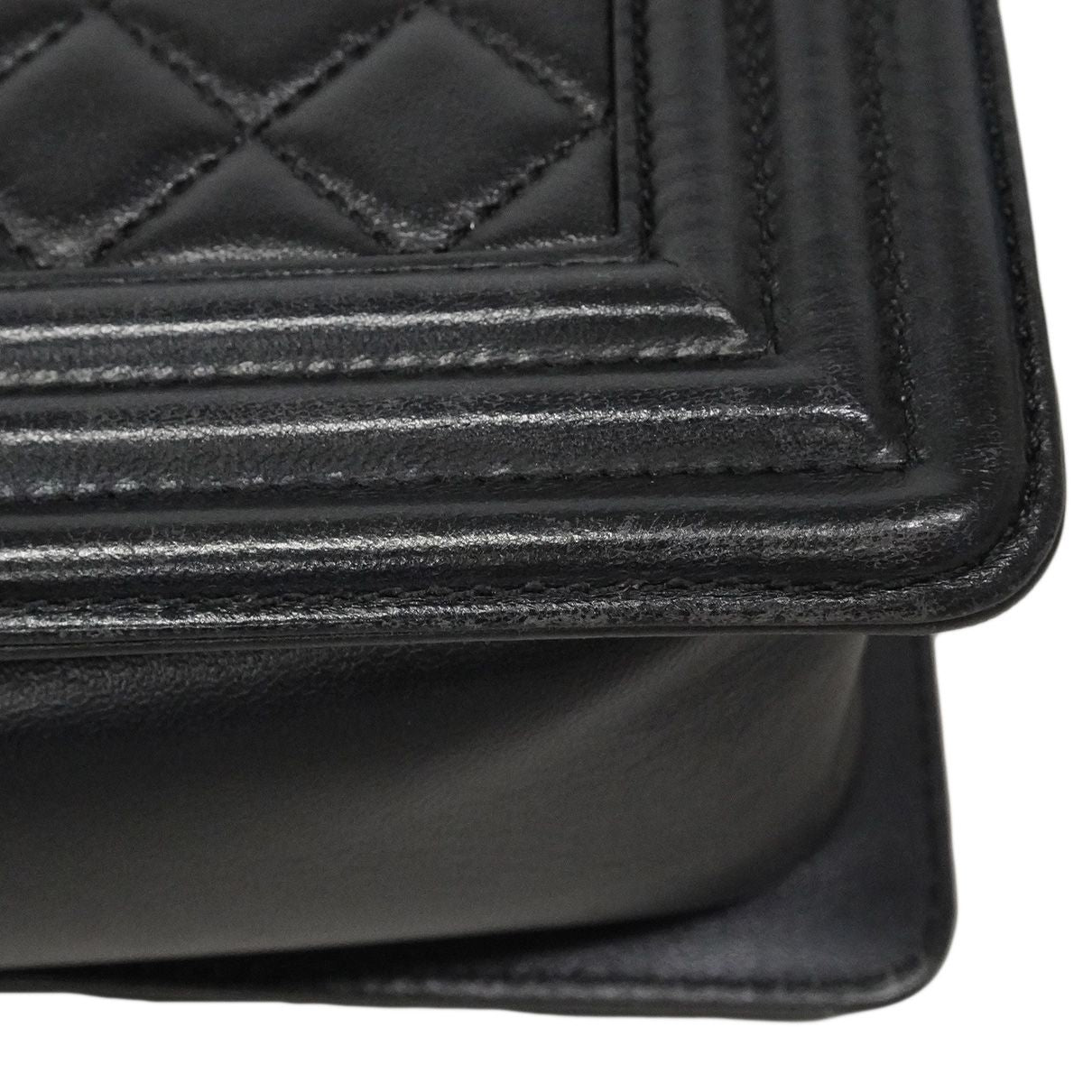 Chanel Shoulder Bag Boy Lambskin Black Gold — view 8
