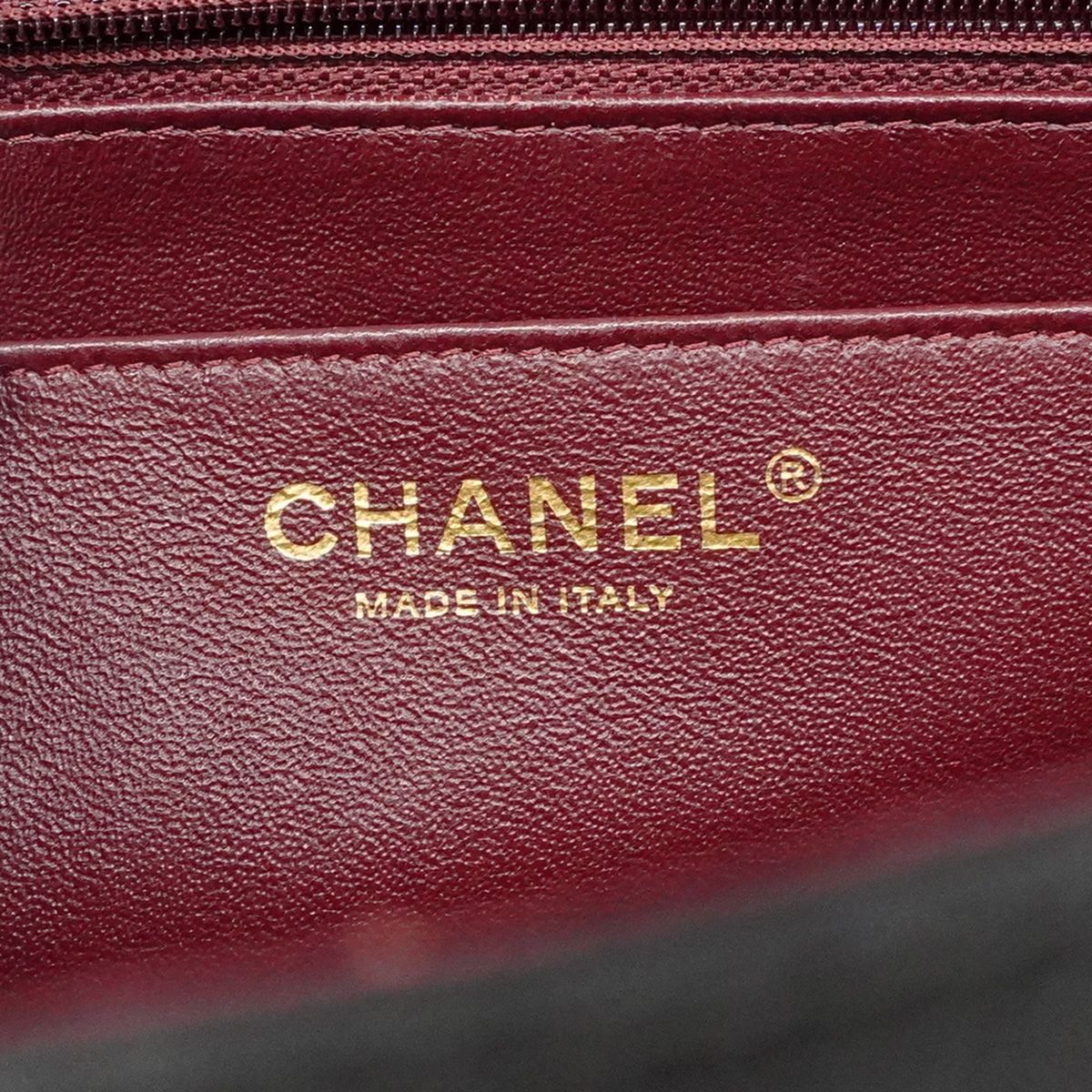 Chanel Shoulder Bag Maxi Quilted Lambskin Black Gold — view 5