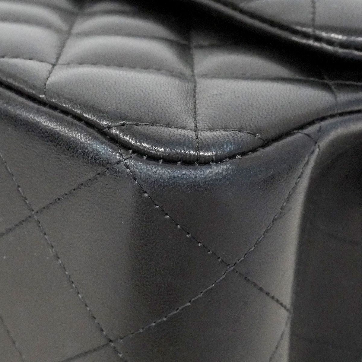 Chanel Shoulder Bag Maxi Quilted Lambskin Black Gold — view 6