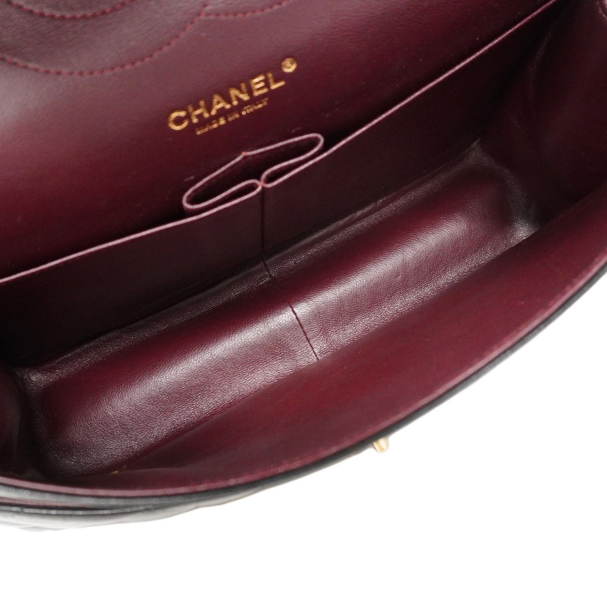 Chanel Shoulder Bag Maxi Quilted Lambskin Black Gold — view 4