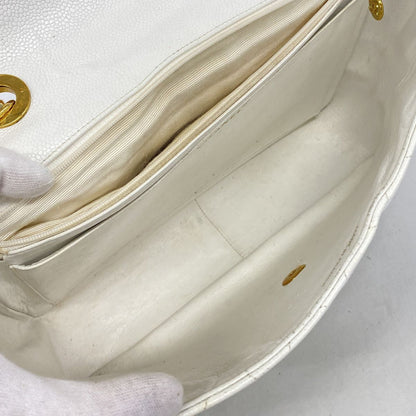 Chanel Shoulder Bag Maxi Quilted Caviar Leather White Gold — view 4