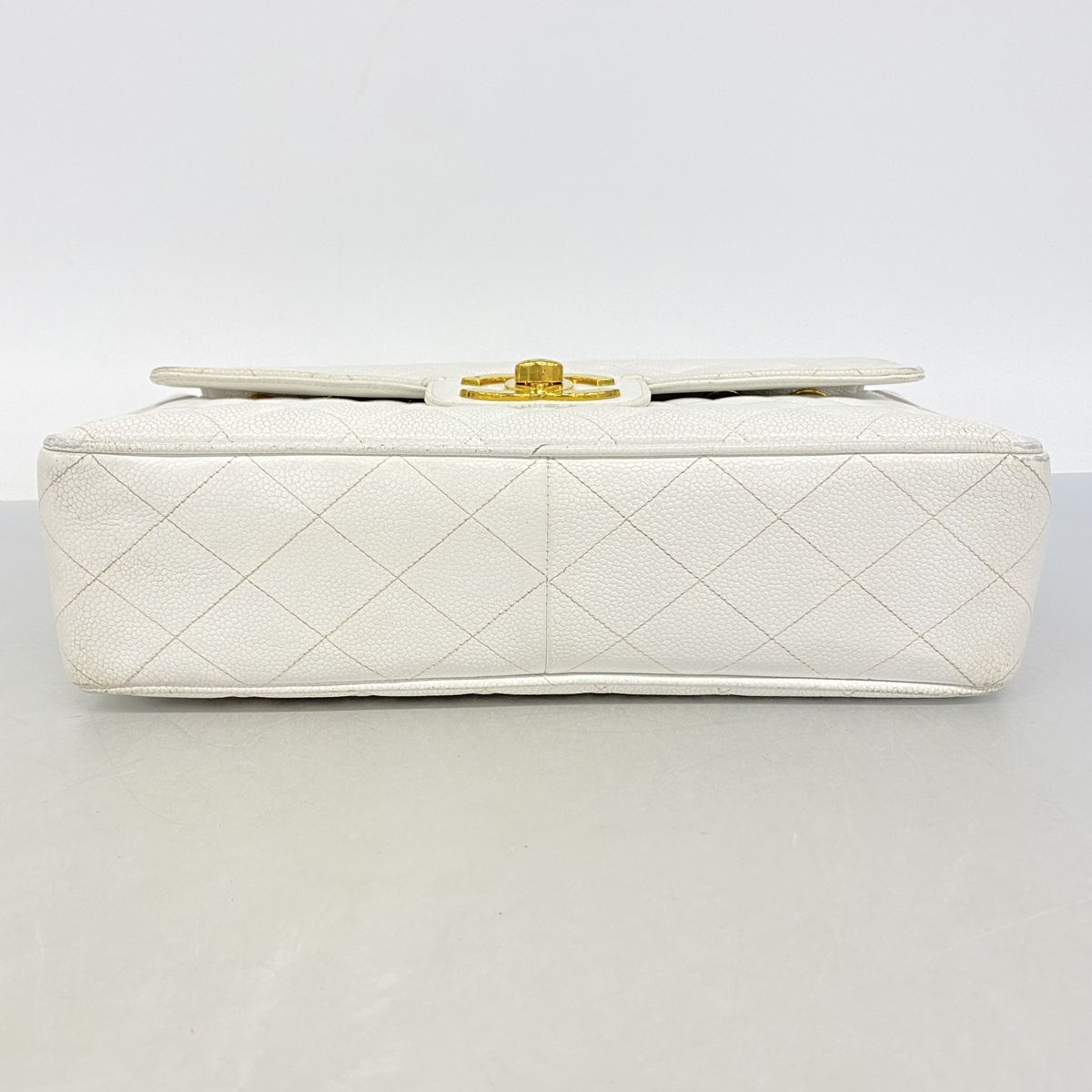 Chanel Shoulder Bag Maxi Quilted Caviar Leather White Gold — view 3