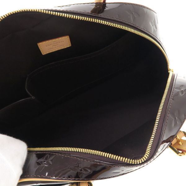 Louis Vuitton Vernis Summit Drive Clutch — view 2