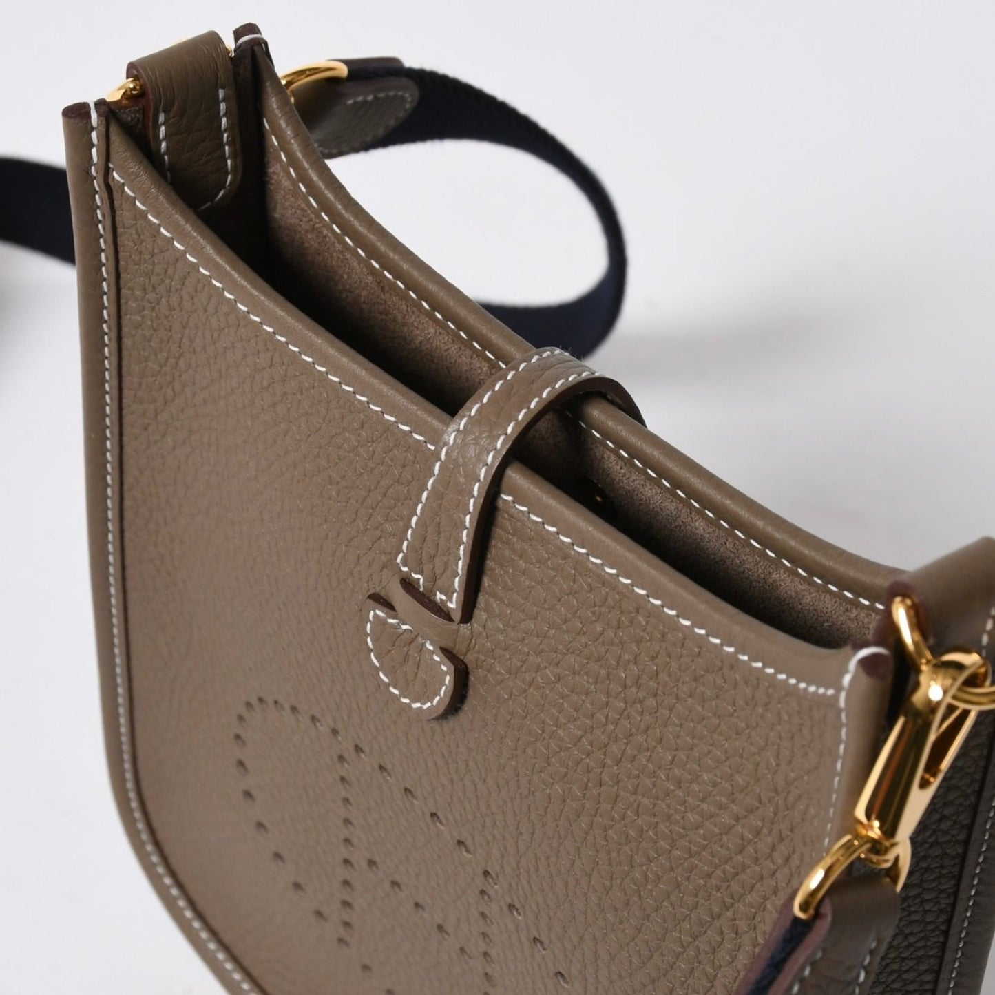 Hermes Evelyne TPM Shoulder Bag Taurillon Clemence Etoupe Gold — view 6