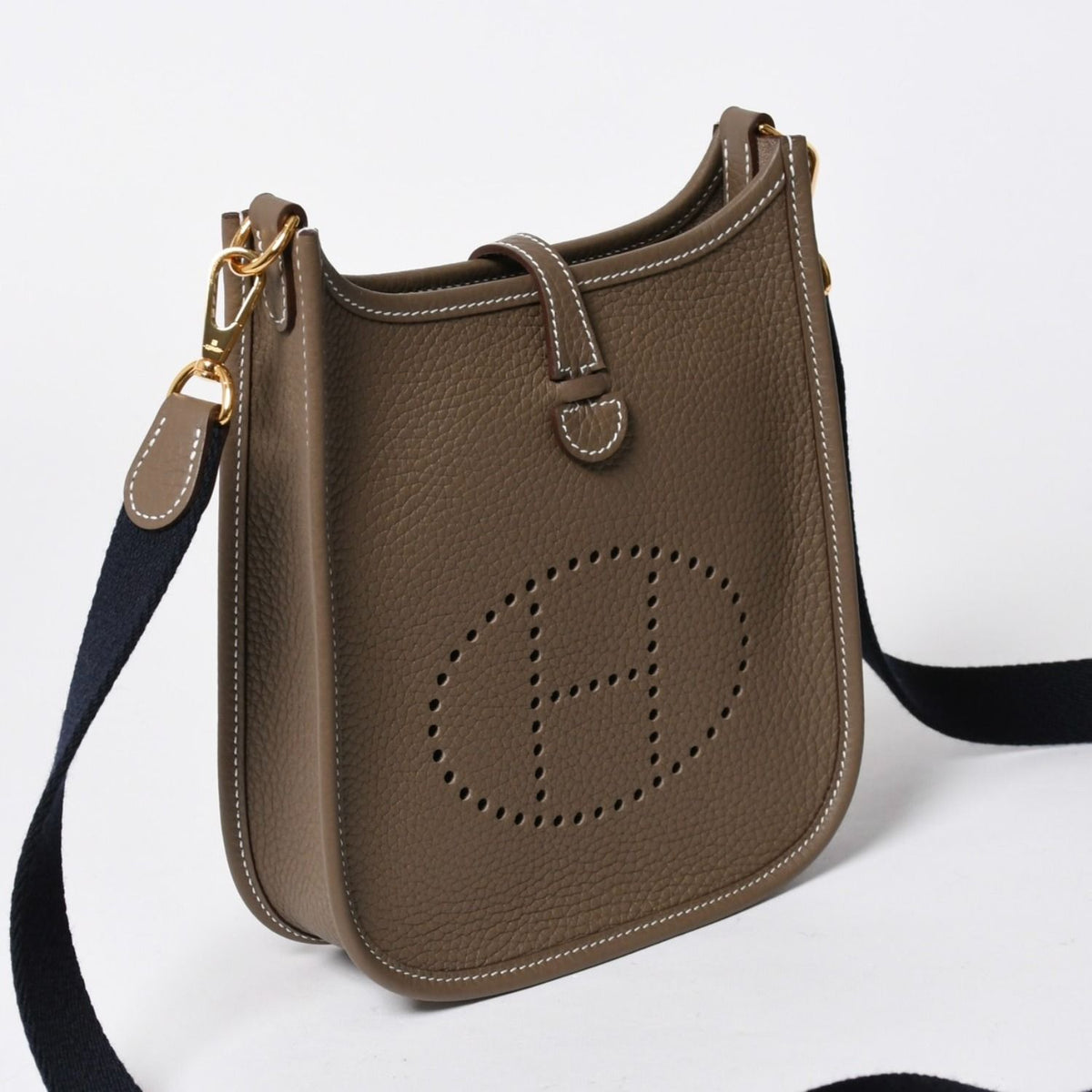 Hermes Evelyne TPM Shoulder Bag Taurillon Clemence Etoupe Gold — view 4