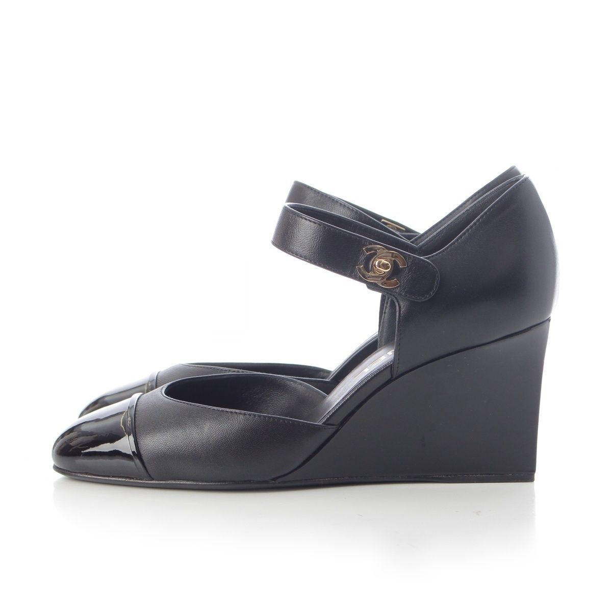 Chanel Leather CC Logo Turnlock Pumps Black Heels — view 3