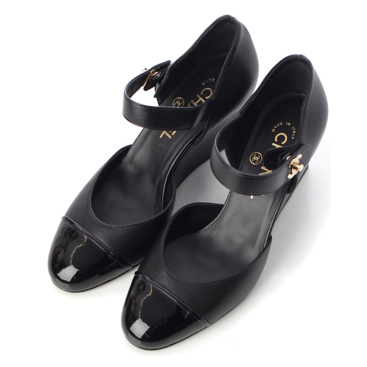 Chanel Leather CC Logo Turnlock Pumps Black Heels