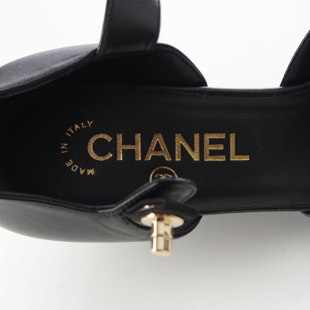 Chanel Leather CC Logo Turnlock Pumps Black Heels — view 7