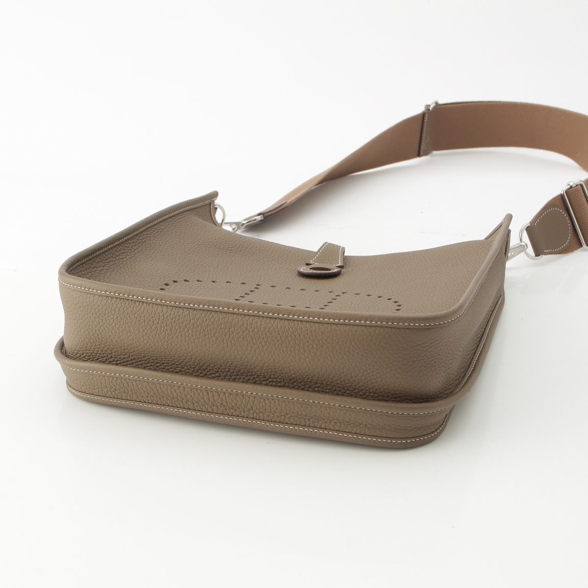 Hermes Evelyne 3 29 PM III PM Taurillon Clemence Shoulder Bag Etoupe — view 5