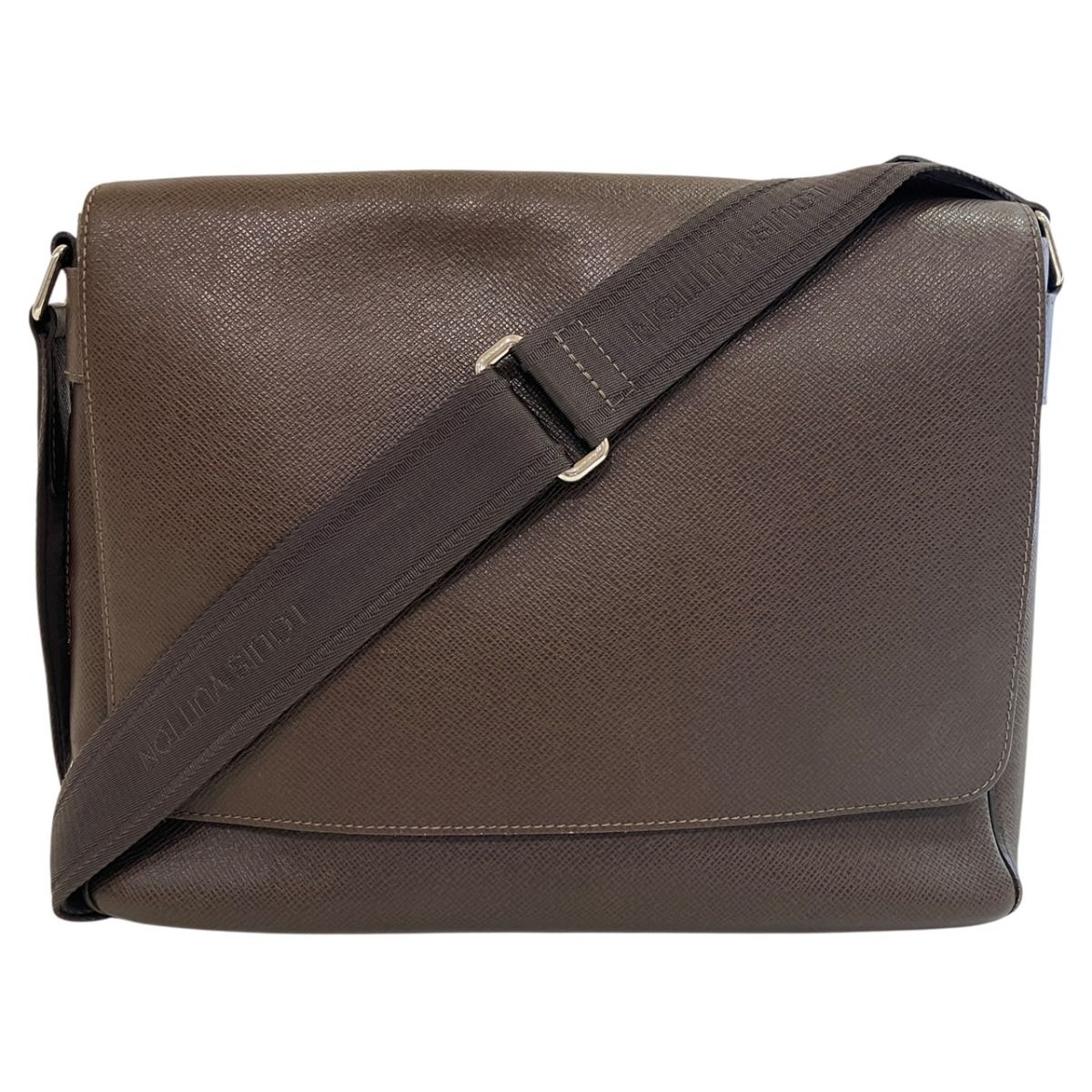 Louis Vuitton Roman MM Taiga Messenger Bag
