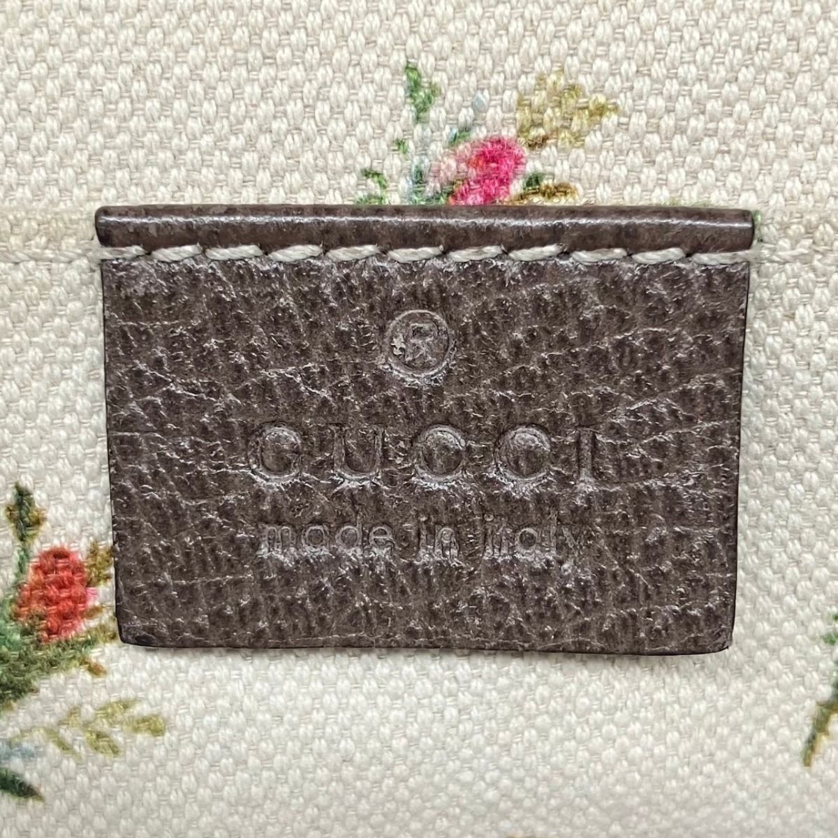 Gucci Neo Vintage GG Supreme Shoulder Bag — view 4