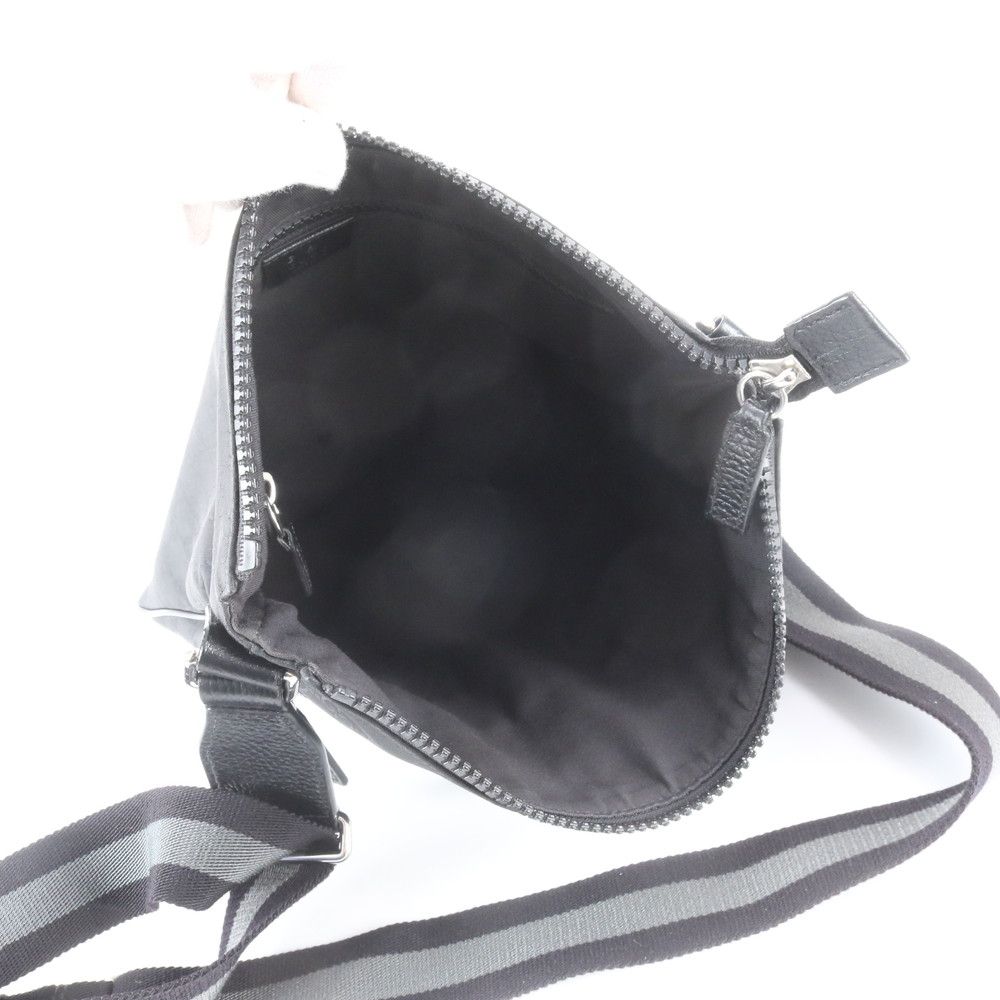 Gucci GG Nylon Leather Shoulder Bag Crossbody Messenger Black — view 7