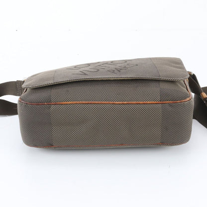 Louis Vuitton Damier Geant Petit Messager Leather Shoulder Bag — view 6