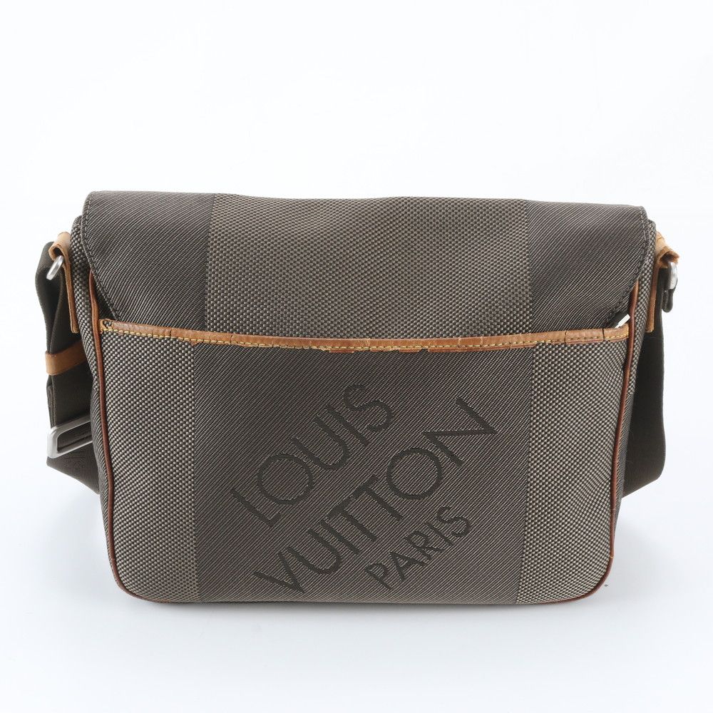 Louis Vuitton Damier Geant Petit Messager Leather Shoulder Bag — view 3