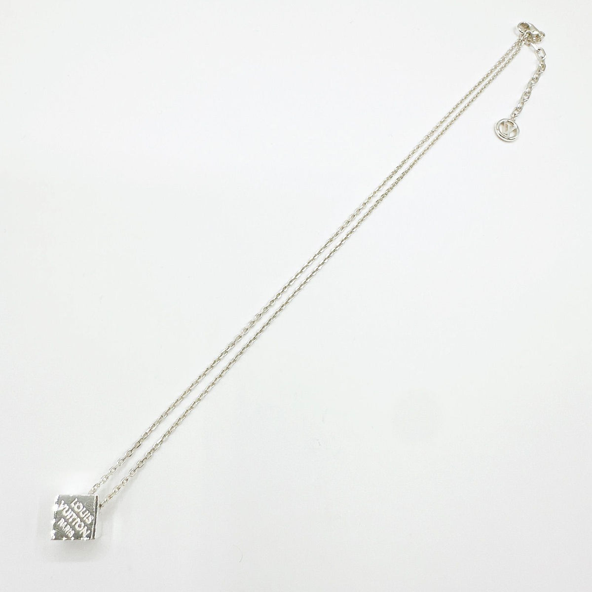 Louis Vuitton Necklace LV Cube Silver — view 8