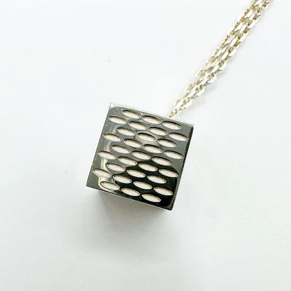 Louis Vuitton Necklace LV Cube Silver — view 4