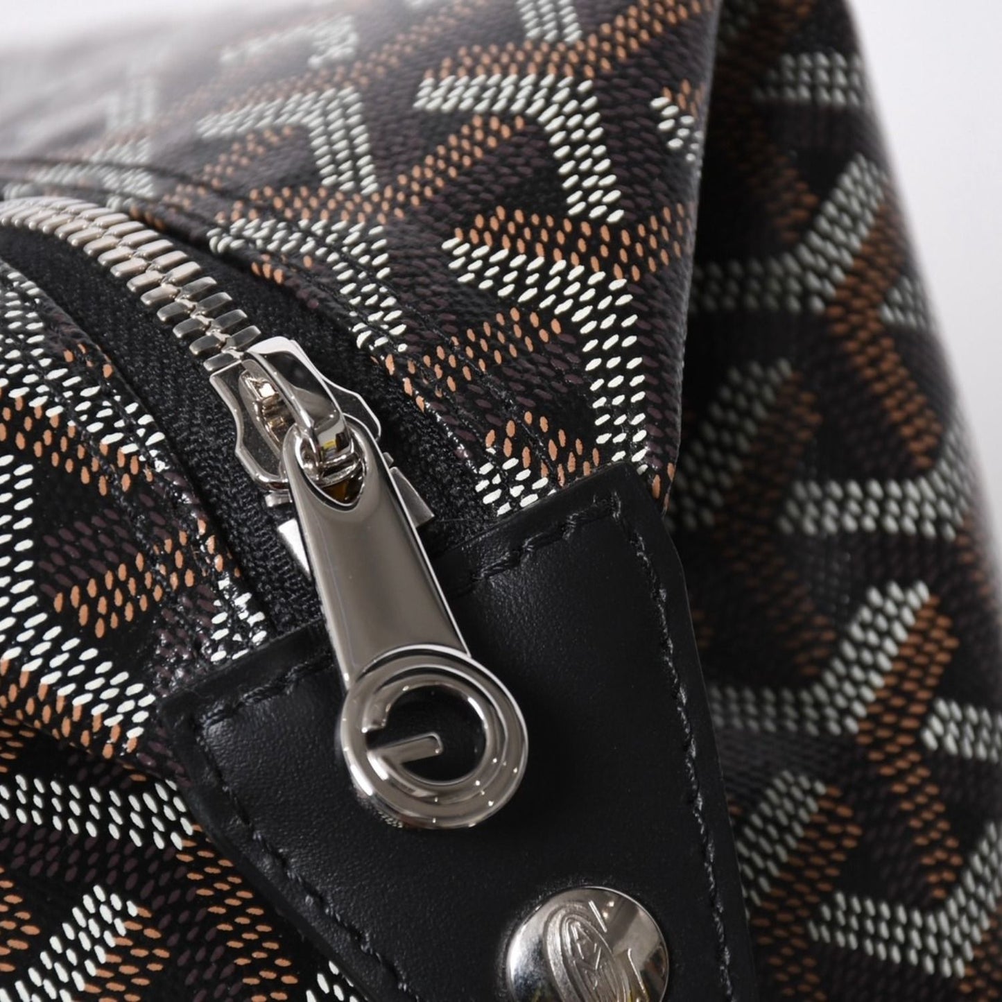 Goyard Bowling 25 Toiletry Clutch Leather Black — view 7