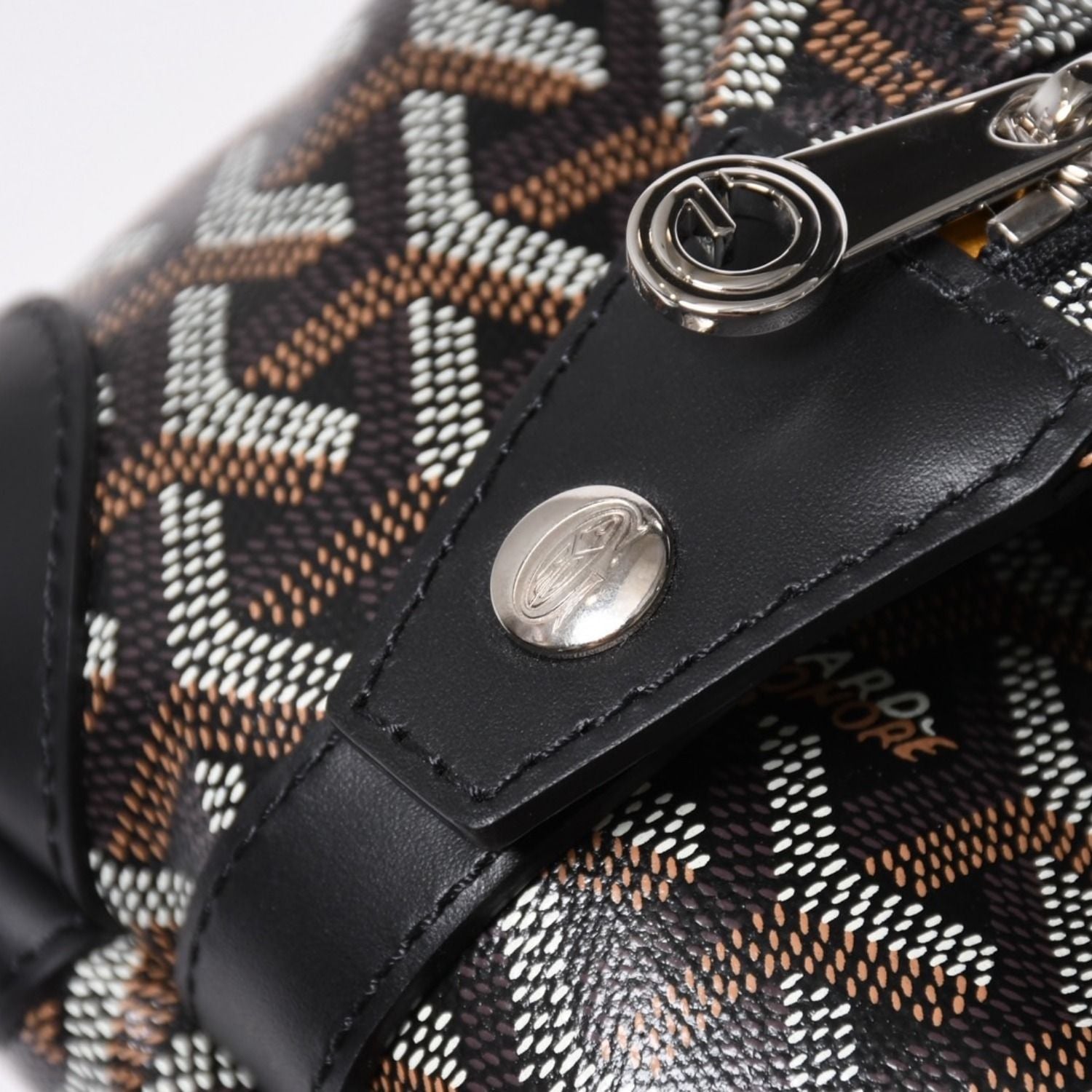 Goyard Bowling 25 Toiletry Clutch Leather Black — view 8