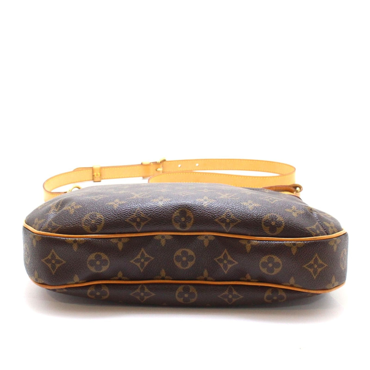 Louis Vuitton Odeon MM Monogram Shoulder Bag Canvas — view 5