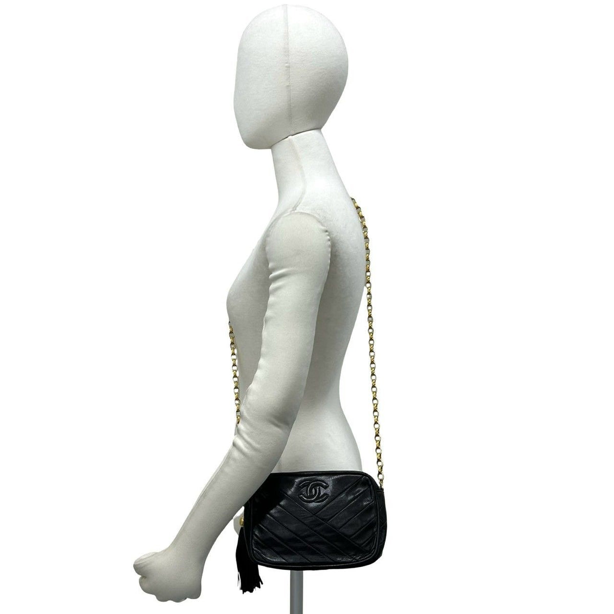 Chanel CC Logo V-stitch Tassel Lambskin Chain Shoulder Bag Black — view 2
