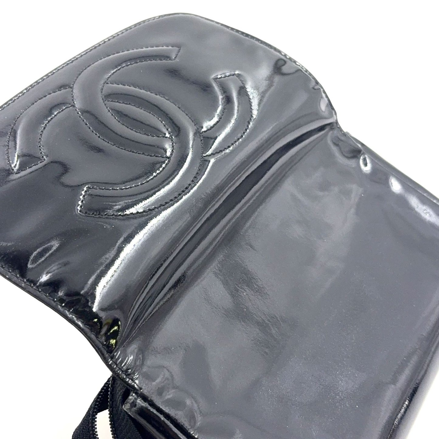 Chanel CC Logo Patent Leather Black Pouch Gold — view 8