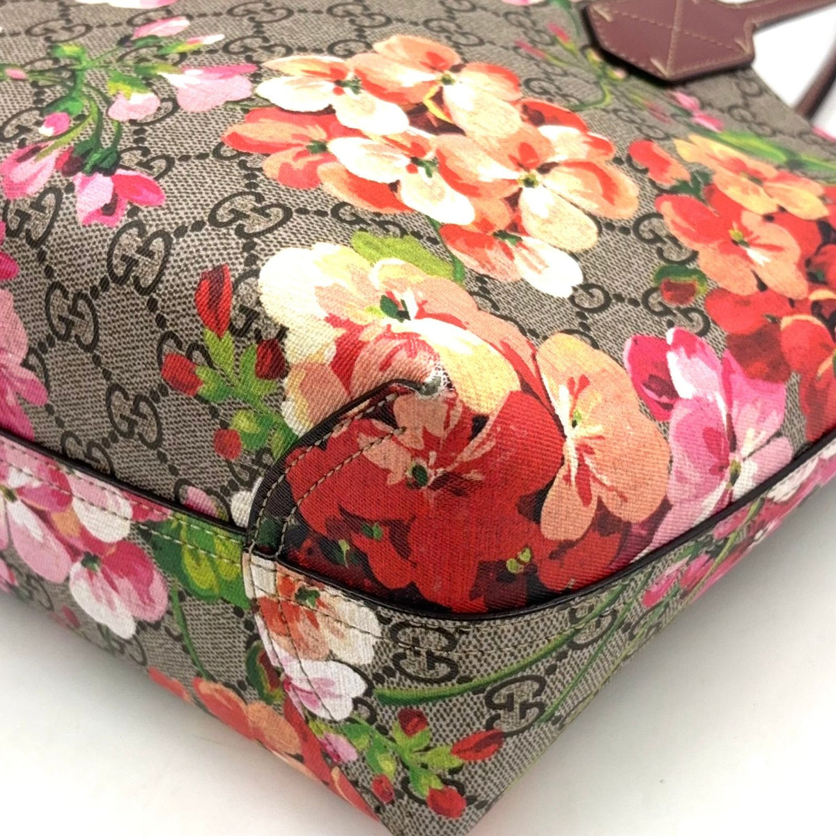 Gucci GG Supreme Leather Beige Bordeaux Tote — view 6