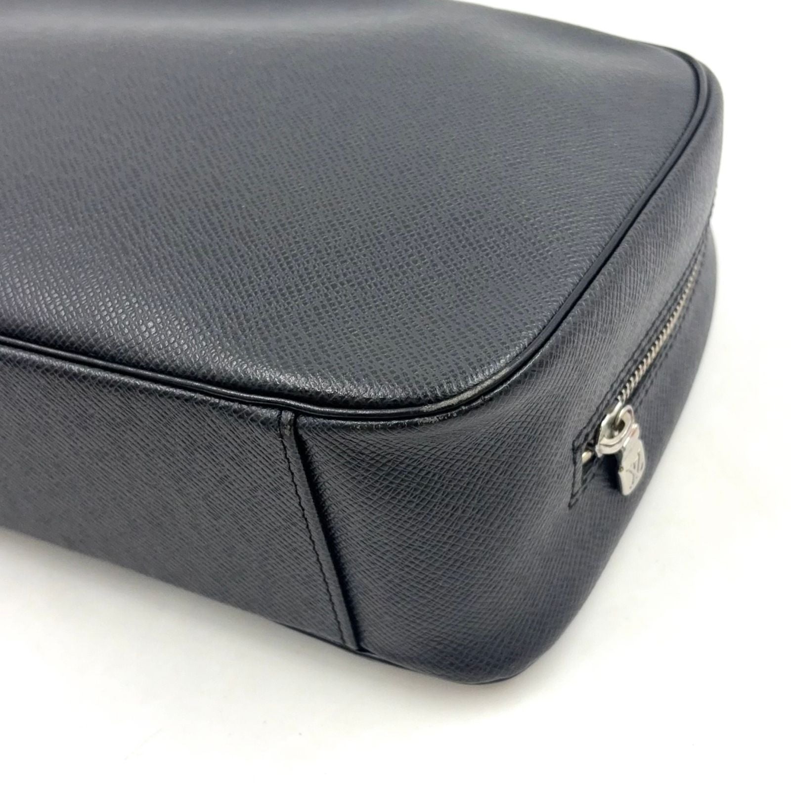 Louis Vuitton Trousse Toilette GM Taiga Ardoise Leather Black Pouch Silver — view 8