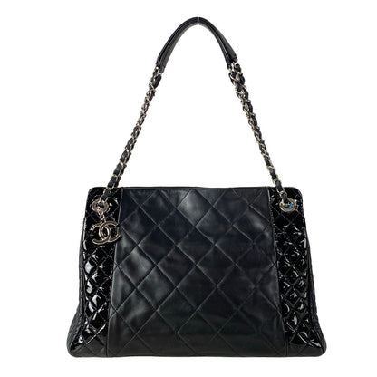 Chanel Tote Quilted Black Chain Silver Coco Charm Leather Lambskin