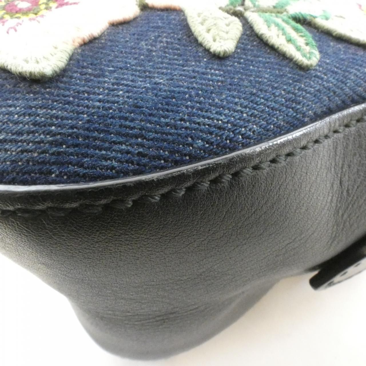 Gucci Shoulder Bag Blue — view 3