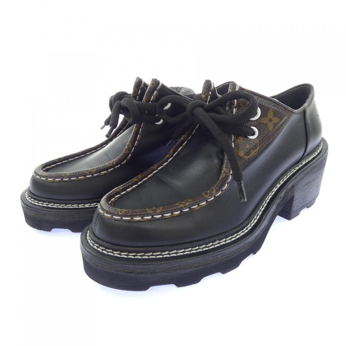 Louis Vuitton Monogram Canvas LV Beaubourg Line Derby Shoes — view 3