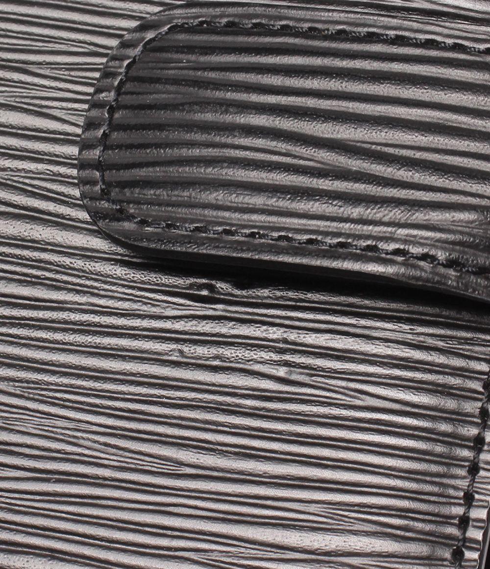 Louis Vuitton Notebook Cover Agenda MM Taiga — view 6