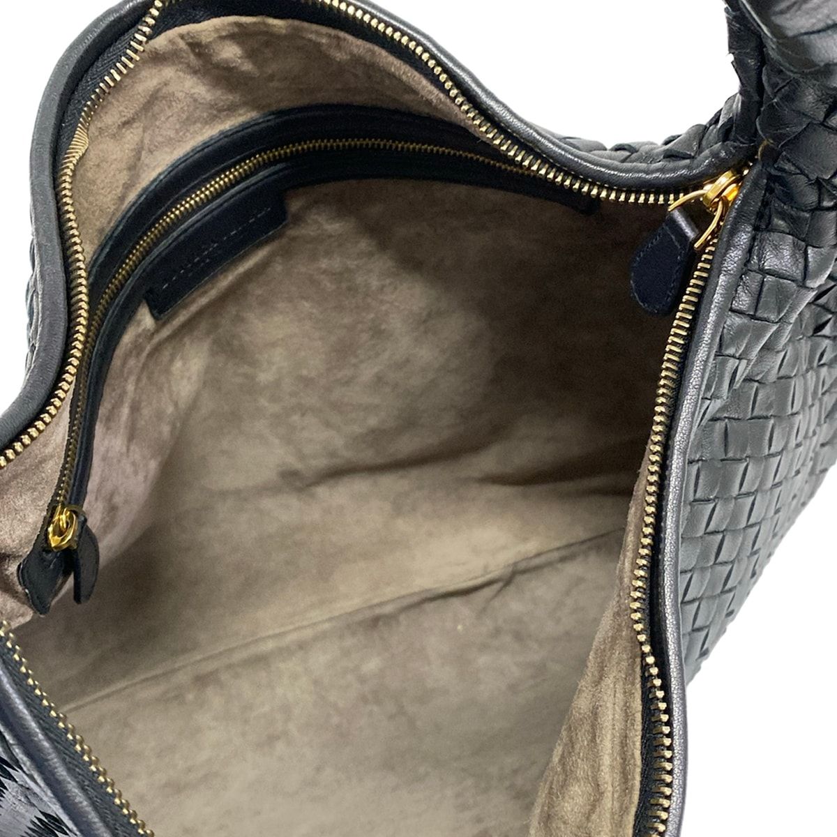 Bottega Veneta Shoulder Bag Medium Black Leather — view 7