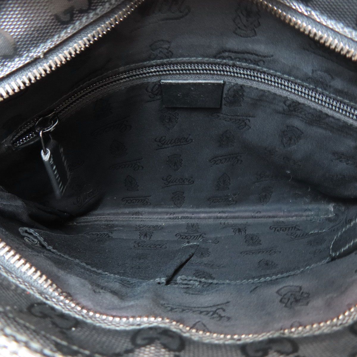 Gucci GG Supreme Shoulder Bag — view 5