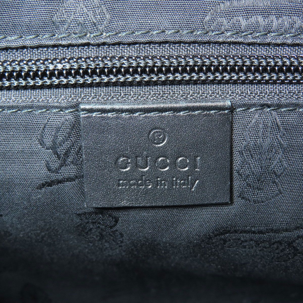 Gucci GG Supreme Shoulder Bag — view 6